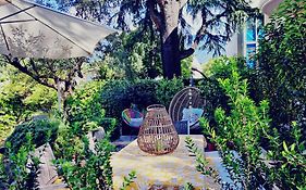Apartment Wildflower In Privatvilla Im Herzen Merans