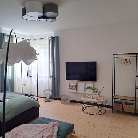 Apartment Wildflower In Privatvilla Im Herzen Merans Exterior foto