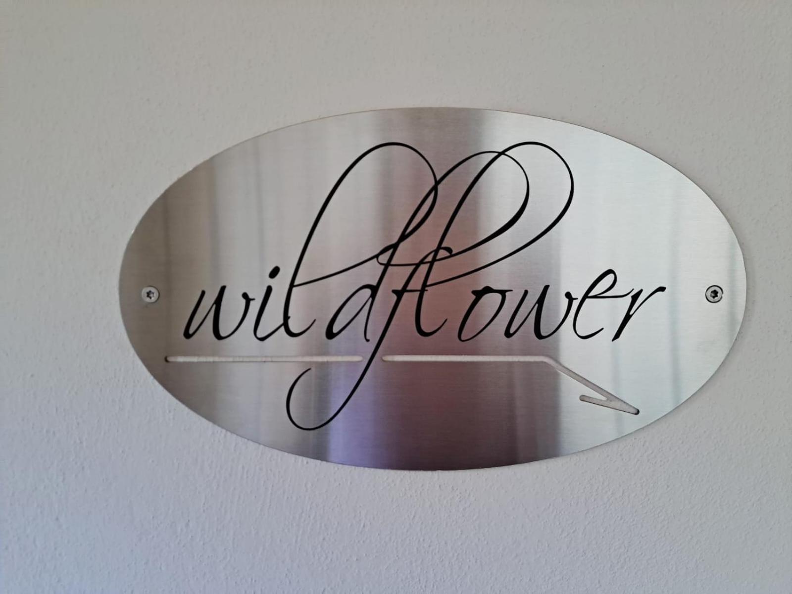 Apartment Wildflower In Privatvilla Im Herzen Merans Exterior foto