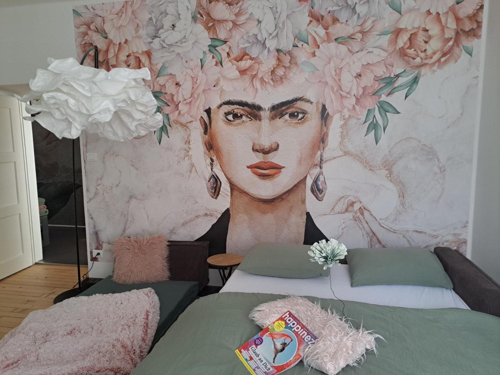 Apartment Wildflower In Privatvilla Im Herzen Merans Exterior foto