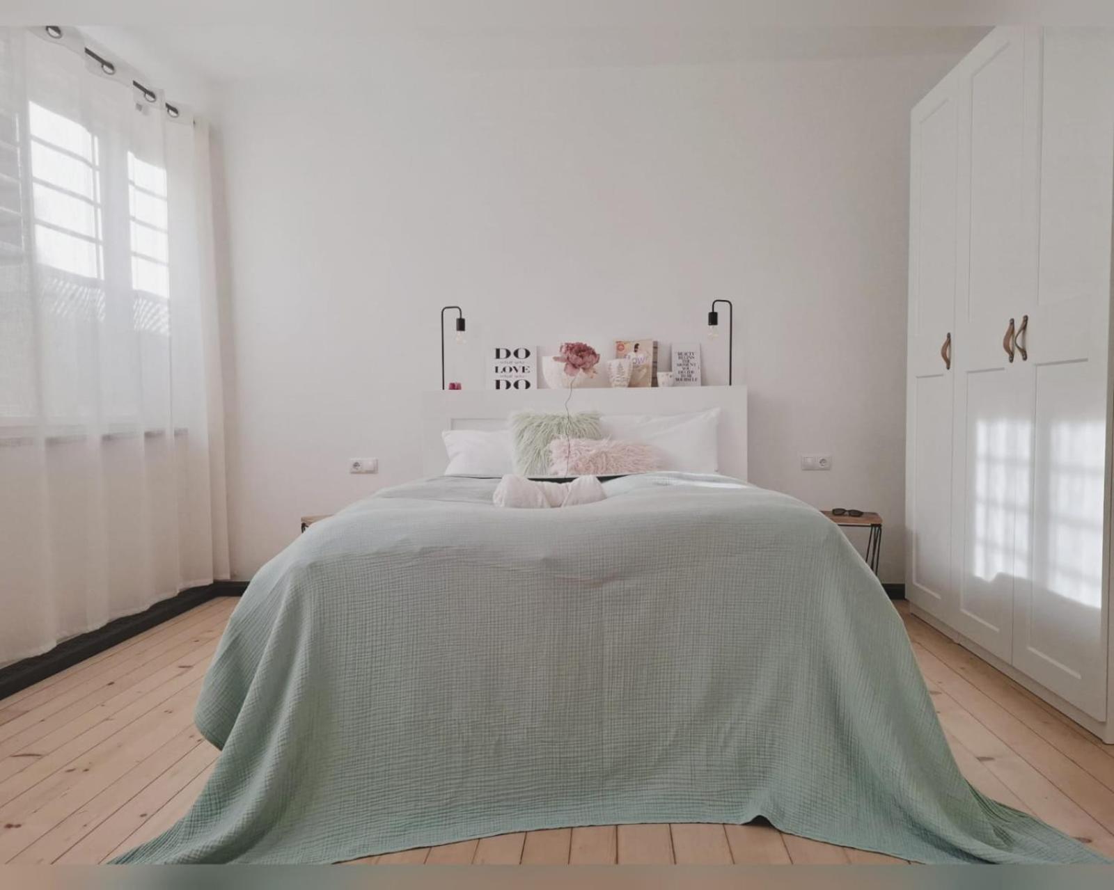 Apartment Wildflower In Privatvilla Im Herzen Merans Exterior foto